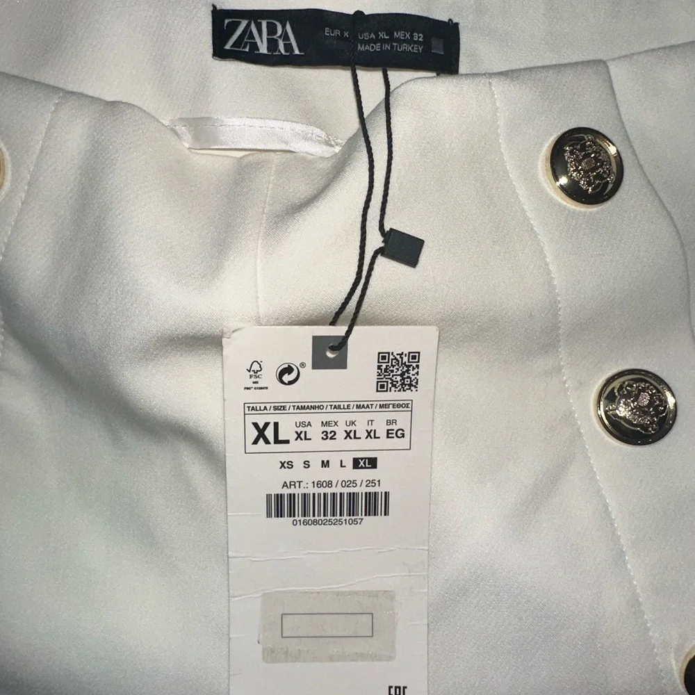 Zara White High Waist Shorts Gold Button Detail XL NWT Preppy Chic